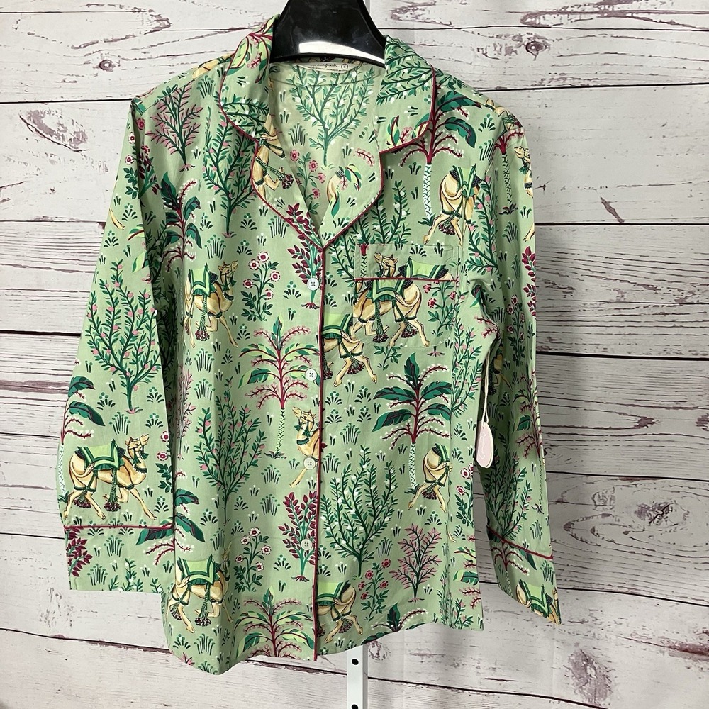 Printfresh Camel Courtyard Avocado Pajama Top Size Small Long Sleeve Button